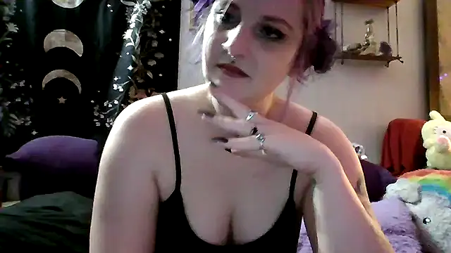 Snapshot of LunaLilith chatting on 03.06.25 LunaLilith online show from 03.06.25