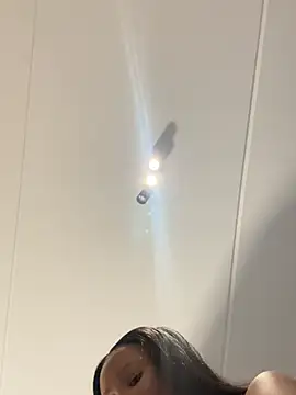 Snapshot of Neelo-Smith chatting on 12.19.24 Neelo-Smith online show from 12.19.24