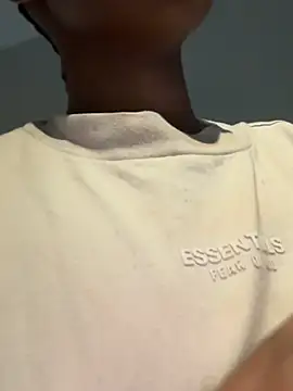 Snapshot of Neelo-Smith chatting on 03.23.25 Neelo-Smith online show from 03.23.25