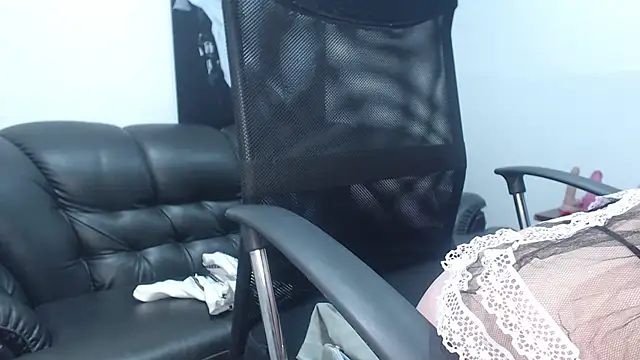 camilleDiaz16 online show from 10.31.25