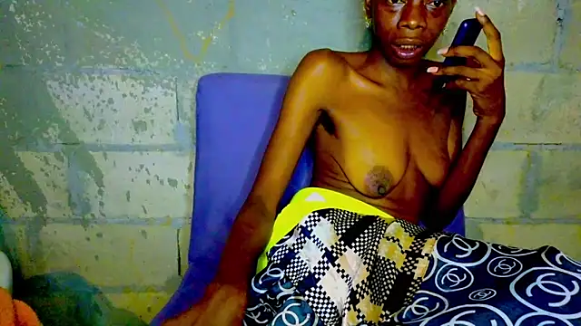 Snapshot of nzanizy chatting on 02.13.25 nzanizy online show from 02.13.25