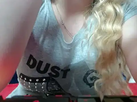 Snapshot of 69liamilk69 chatting on 12.28.24 69liamilk69 online show from 12.28.24