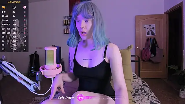 Snapshot of cyber_whore_ chatting on 09.15.25 cyber whore online show from 09.15.25