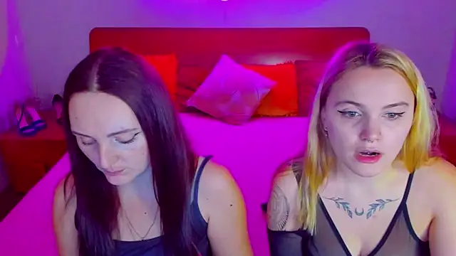 Snapshot of MagicEyess chatting on 12.24.24 MagicEyess online show from 12.24.24