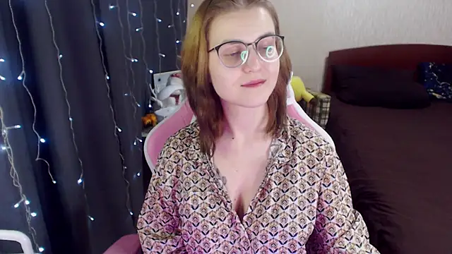 Snapshot of MissBrightShine chatting on 01.29.25 MissBrightShine online show from 01.29.25