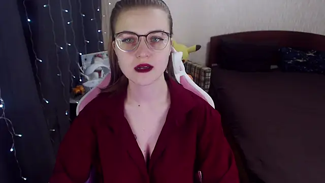 Snapshot of MissBrightShine chatting on 02.14.25 MissBrightShine online show from 02.14.25