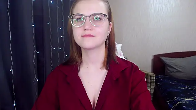 Snapshot of MissBrightShine chatting on 02.16.25 MissBrightShine online show from 02.16.25