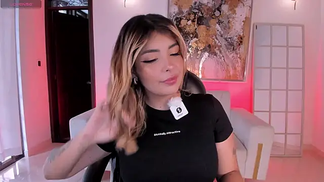 Snapshot of LisaMonroe_ chatting on 01.21.25 LisaMonroe online show from 01.21.25