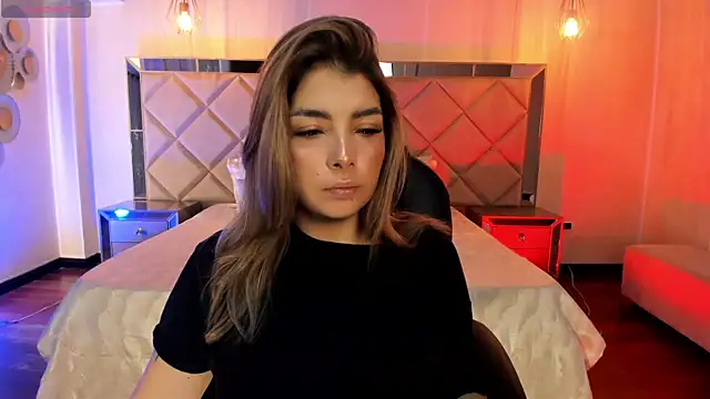 Snapshot of LisaMonroe_ chatting on 02.11.25 LisaMonroe online show from 02.11.25