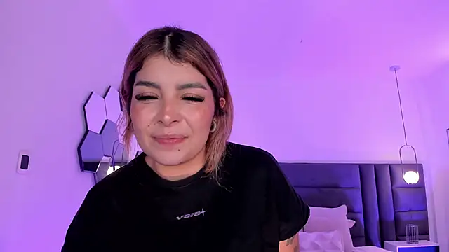 Snapshot of LisaMonroe_ chatting on 03.08.25 LisaMonroe online show from 03.08.25