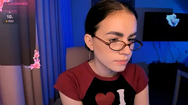 Snapshot of _selectrra chatting on 12.15.24  selectrra online show from 12.15.24