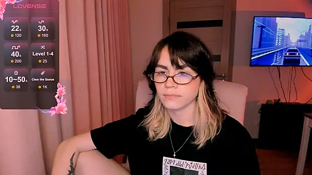 Snapshot of _selectrra chatting on 12.24.24  selectrra online show from 12.24.24