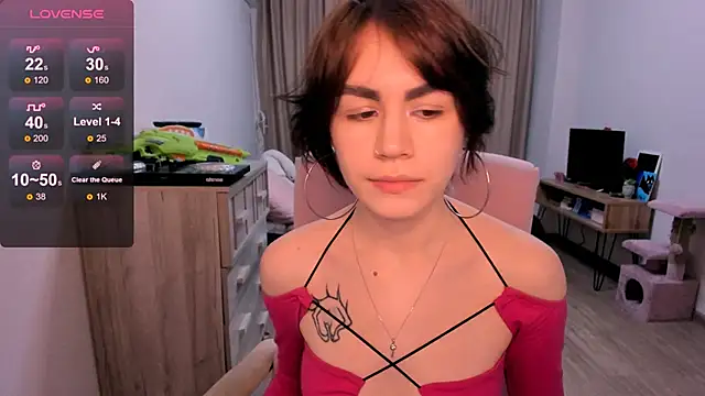 Snapshot of _selectrra chatting on 02.15.25  selectrra online show from 02.15.25