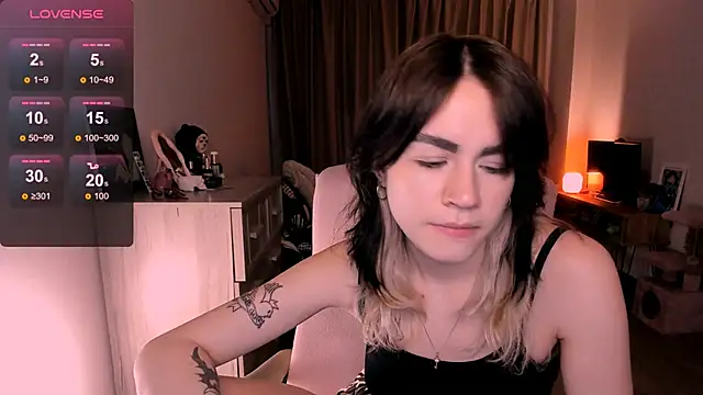 Snapshot of _selectrra chatting on 03.10.25  selectrra online show from 03.10.25