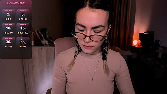 Snapshot of _selectrra chatting on 03.17.25  selectrra online show from 03.17.25