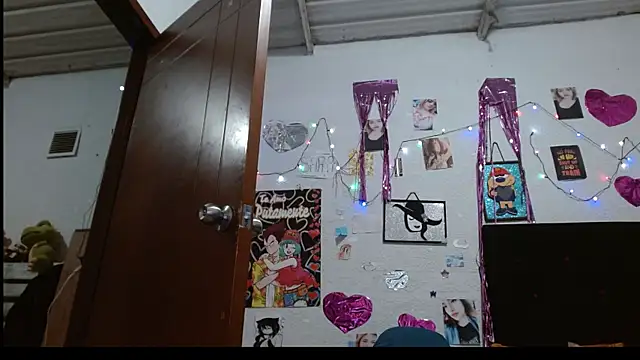 Saray extrovert  online show from 02.13.25