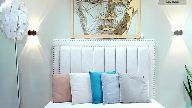 Paula Desousa online show from 11.21.25