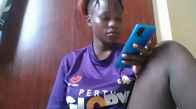 Snapshot of prettychic5 chatting on 12.09.24 prettychic5 online show from 12.09.24