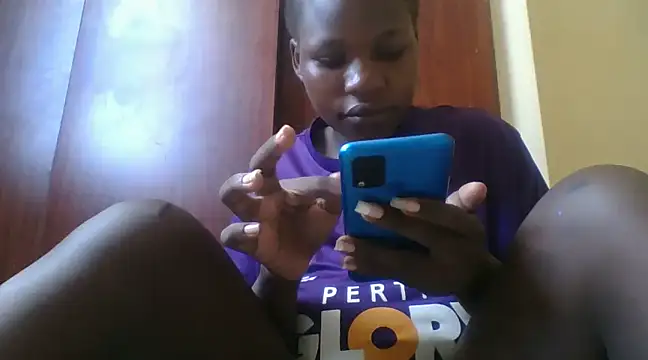 Snapshot of prettychic5 chatting on 12.23.24 prettychic5 online show from 12.23.24