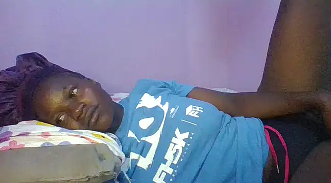 Snapshot of prettychic5 chatting on 03.05.25 prettychic5 online show from 03.05.25