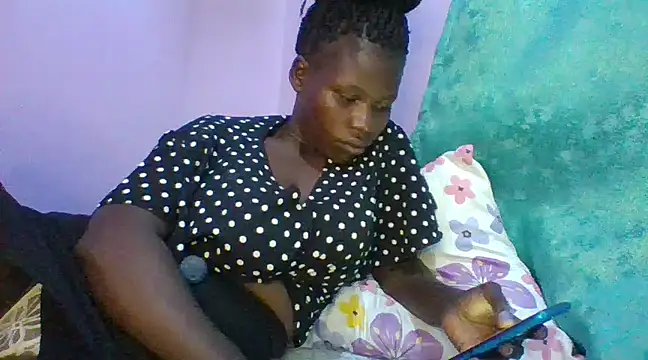 Snapshot of prettychic5 chatting on 03.08.25 prettychic5 online show from 03.08.25