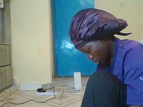 Snapshot of prettychic5 chatting on 10.15.25 prettychic5 online show from 10.15.25