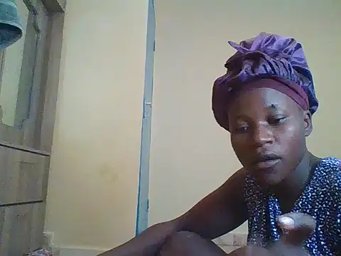 Snapshot of prettychic5 chatting on 11.02.25 prettychic5 online show from 11.02.25