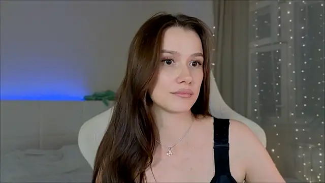 Snapshot of Madi_soon chatting on 10.15.25 Madi soon online show from 10.15.25