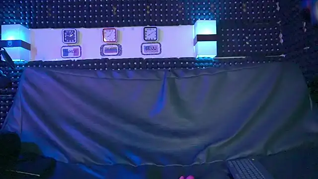 Snapshot of Dulce_yors chatting on 12.19.24 Dulce yors online show from 12.19.24