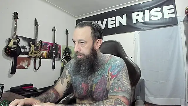 Snapshot of StevenRiseNYC chatting on 02.12.25 StevenRiseNYC online show from 02.12.25