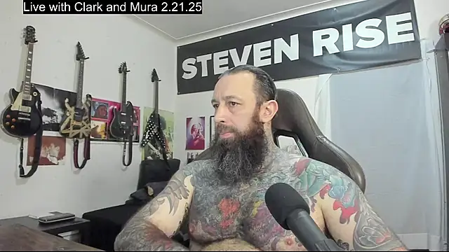 Snapshot of StevenRiseNYC chatting on 02.14.25 StevenRiseNYC online show from 02.14.25