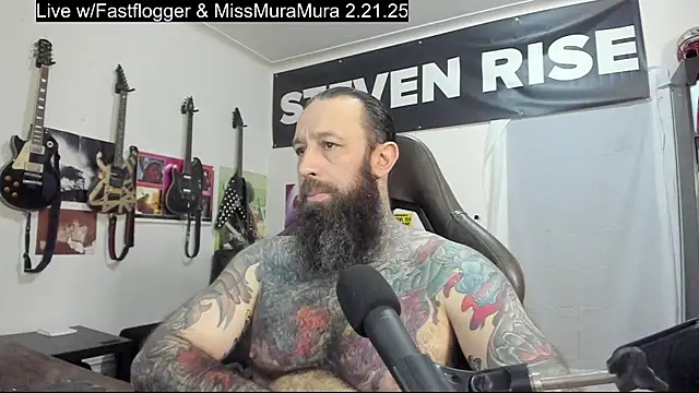 Snapshot of StevenRiseNYC chatting on 02.18.25 StevenRiseNYC online show from 02.18.25