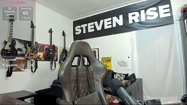 Snapshot of StevenRiseNYC chatting on 02.27.25 StevenRiseNYC online show from 02.27.25