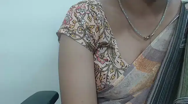 Snapshot of Lovely_Siri_23 chatting on 01.27.25 Lovely Siri 23 online show from 01.27.25