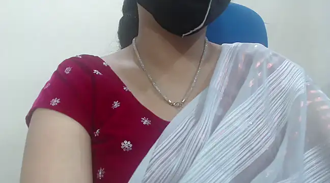 Snapshot of Lovely_Siri_23 chatting on 01.31.25 Lovely Siri 23 online show from 01.31.25