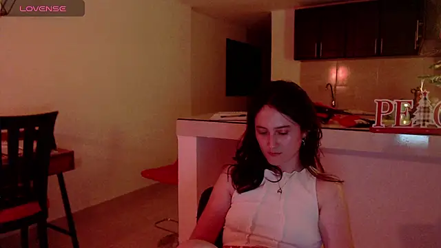 Snapshot of AlissonnFoxx chatting on 12.28.24 AlissonnFoxx online show from 12.28.24