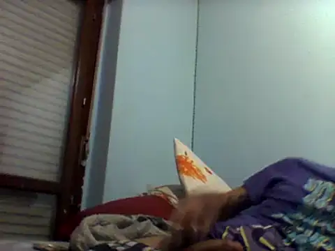 Snapshot of coppiasenzacensura chatting on 12.15.24 coppiasenzacensura online show from 12.15.24