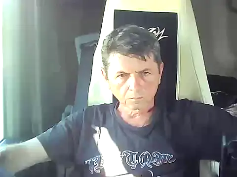 Snapshot of czarek888 chatting on 09.25.25 czarek888 online show from 09.25.25