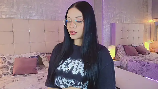 Snapshot of Baby_Venuss chatting on 02.20.25 Baby Venuss online show from 02.20.25