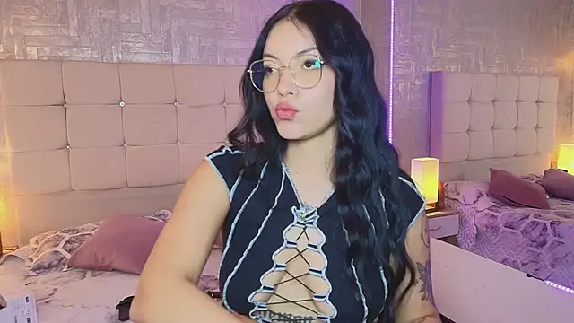 Snapshot of Baby_Venuss chatting on 02.22.25 Baby Venuss online show from 02.22.25