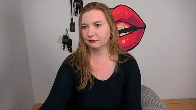 LaraDream online show from 10.21.25