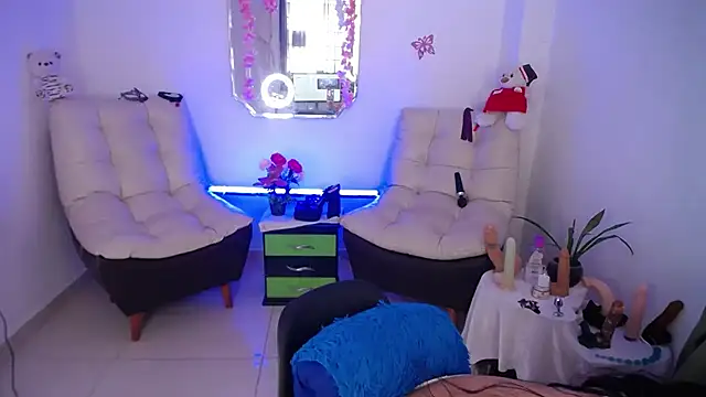 Snapshot of susan_smith18 chatting on 01.15.25 susan smith18 online show from 01.15.25