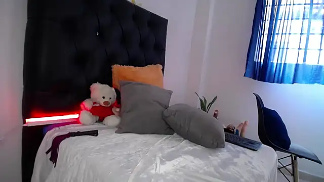 Snapshot of susan_smith18 chatting on 02.20.25 susan smith18 online show from 02.20.25