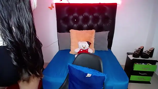 Snapshot of susan_smith18 chatting on 02.28.25 susan smith18 online show from 02.28.25