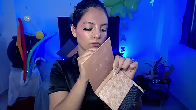 Snapshot of susan_smith18 chatting on 03.19.25 susan smith18 online show from 03.19.25