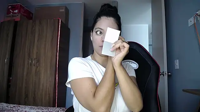 Snapshot of susan_smith18 chatting on 12.04.25 susan smith18 online show from 12.04.25