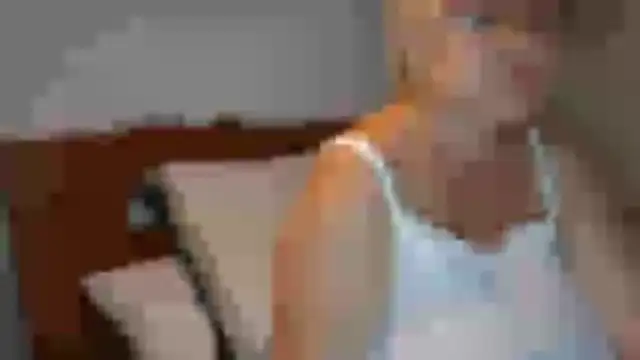 Snapshot of LindaL chatting on 10.14.25 LindaL online show from 10.14.25