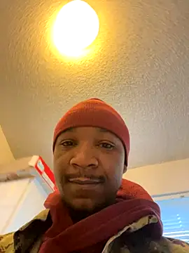 Snapshot of Letgeti chatting on 10.04.25 Letgeti online show from 10.04.25