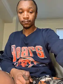 Snapshot of Letgeti chatting on 10.22.25 Letgeti online show from 10.22.25