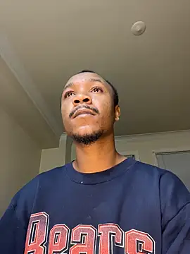 Snapshot of Letgeti chatting on 10.24.25 Letgeti online show from 10.24.25